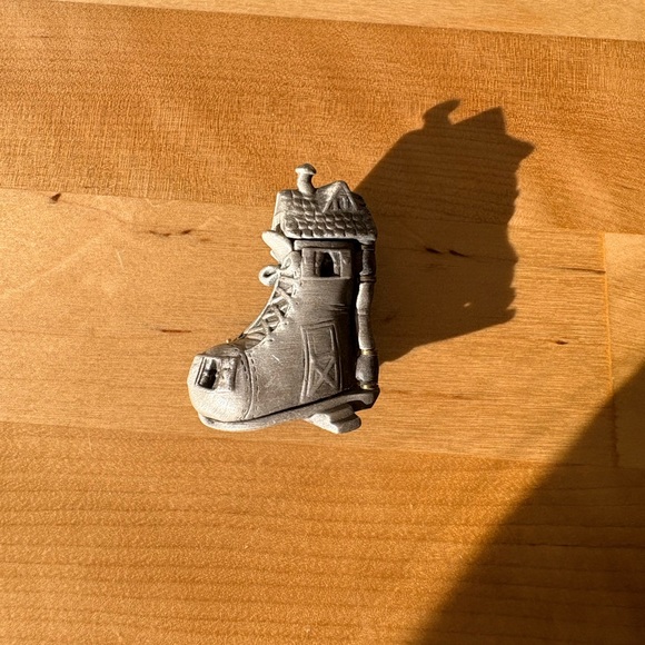 Vintage Silver Kids Shoe Figurine, Old Woman Who Lived in a Shoe brooch, AJC - Picture 2 of 8
